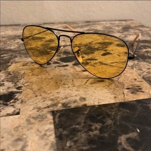 aviator evolve yellow